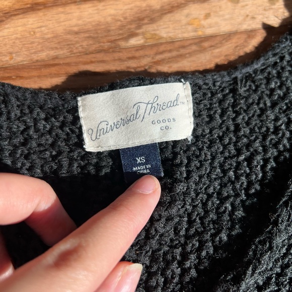 Universal Thread Women's Black V-Neck Sweater - Picture 2 of 4